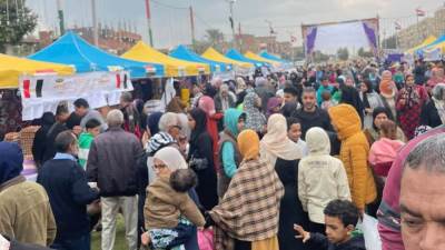 محافظ الإسماعيلية يفتتح سوق اليوم الواحد بمنطقة المستقبل لتوفير السلع بأسعار تنافسية 