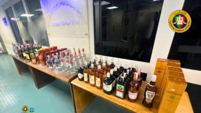 مكافحة التهرب الجمركي بالقاهرة تضبط كمية من المشروبات الكحولية (الخمور) الغير خالصة الضرائب والرسوم