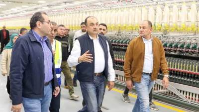 وزير قطاع الأعمال يؤكد الدعم الكامل لجهود تحفيز الإنتاج المحلي من الغزل والنسيج وزيادة الصادرات