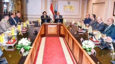 رئيس الهيئة العربية للتصنيع يبحث مع وزير الشباب والرياضة تعزيز التعاون بالإستفادة من القدرات التصنيعية المتطورة بالهيئة 