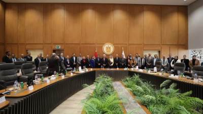 "فاروق" يشيد بالباحثين ويطالبهم بالمزيد من الجهد لخدمة القطاع الزراعي 