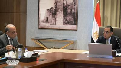 رئيس الوزراء يُتابع الموقف التنفيذي لعدد من مشروعات قطاع الكهرباء