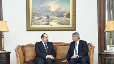 وزير الشئون النيابية والقانونية والتواصل السياسي يلتقي رئيس المجلس الأعلى لتنظيم الإعلام