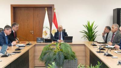 سويلم يلتقى سفير دولة هولندا بالقاهرة لبحث التعاون بين البلدين