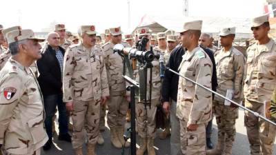 الفريق أحمد خليفة رئيس أركان حرب القوات المسلحة يتفقد المنظومة التعليمية والتدريبية