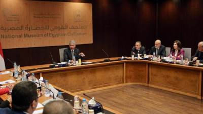 وزير السياحة يلتقي بعمداء كليات السياحة والفنادق لمناقشة تطوير نظم التعليم والتدريب