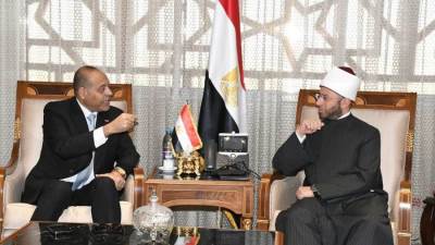وزير الأوقاف يستقبل وزير العمل لبحث التعاون المشترك بمقر وزارة الأوقاف بالعاصمة الإدارية الجديدة 