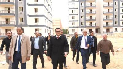 "الشربيني" يوجه بوضع خطة زمنية للانتهاء من تطوير جميع الطرق الداخلية لمدينة بدر