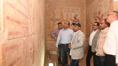 أمين عام المجلس الأعلى للآثار يتفقد مشاريع الترميم الجارية بمنطقة أبيدوس الأثرية بمحافظة سوهاج