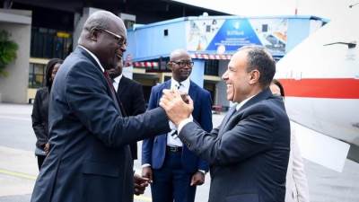 وصول وزير الخارجية والهجرة إلى العاصمة الجابونية ليبرفيل