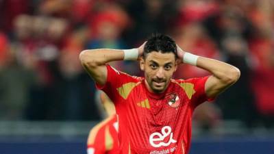 طاهر محمد طاهر يواصل الغياب عن الأهلي أمام إنبى بسبب الأمامية