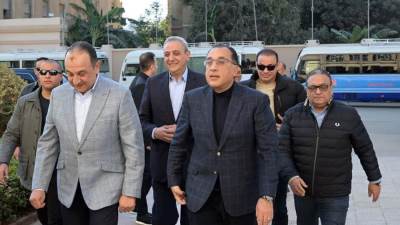 مدبولي يتفقد شركة مصر للغزل والنسيج ومنطقة المصانع القديمة بمدينة "المحلة الكُبرى"