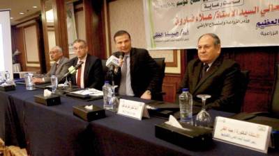 وزير الزراعة يكرم مزراعي القمح ويوجه بحملة قومية لمكافحة الحشائش على نفقة الوزارة 