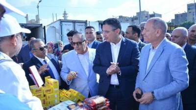 وزير التموين يفتتح سوق اليوم الواحد بالجمالية لتوفير السلع بتخفيضات 30%