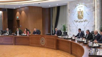 رئيس الوزراء يجتمع مع مسئولي "مجموعة المنصور للسيارات" وشركة "سايك موتور" الصينية لاستعراض البرنامج الزمني لمصنع السيارات الجديد