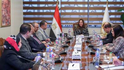 وزيرة التنمية المحلية تتابع مقترحات تطوير ورفع الكفاءة العمرانية لبعض المناطق  التجارية في المحافظات