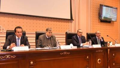 الدكتور خالد عبدالغفار: الدولة المصرية لا يمكن أن تسعى لإصدار قوانين تؤدي إلى الإضرار بالفريق الطبي