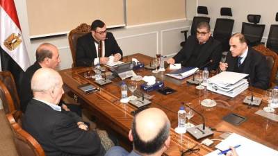 المهندس شريف الشربيني يوجه بإعداد تقرير أسبوعي للمتابعة الدورية للأعمال الجارية بالمشروع