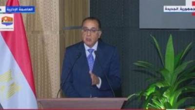 رئيس الوزراء عن جمارك الهاتف: 6 مصانع فى مصر اشتكت من حجم "التهريب"