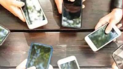 الحكومة: لا تأثير على أجهزة المحمول العاملة بشرائح أجنبية بنظام التجوال الدولي خلال تشغيلها داخل مصر