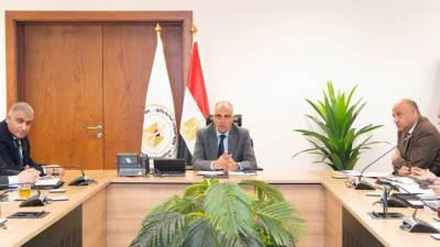 دعماً لقطاع السياحة وخدمة المستثمرين.. سويلم يتابع خطوات تسهيل إجراءات إصدار التراخيص بالوزارة