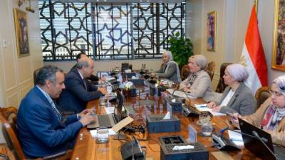 وزيرة البيئة تستقبل وزير الطيران لبحث التعاون في ملف تغير المناخ والسياحة البيئية