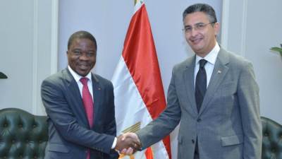 وزير التموين يلتقي سفير كوت ديفوار لبحث سبل التعاون المشترك في المجالات التجارية والصناعات الغذائية