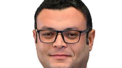 وزير الإسكان يتابع مشروعات المرافق بمساحة 8500 فدان بتوسعات مدينة الشيخ زايد