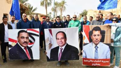 وزير الرياضة ومحافظ مطروح يقودان مهرجان للمشي بواحة سيوه