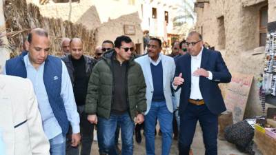 "صبحي".. يوجه برفع كفاءة المركز وتطوير السور وإنشاء ملعب متعدد أكليريك بمركز شباب سيوه