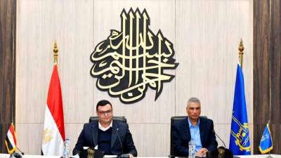 وزير الإسكان يعلن عن خطة عاجلة لمجموعة من الحلول المقترحة لعدد من المناطق بمدينة أسوان