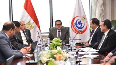 وزير الصحة يعقد اجتماعًا مع رئيس هيئة الشراء الموحد لمناقشة التعاون ونتائج خطط العمل لتأمين الاحتياجات الطبية