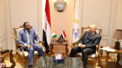 وزير الصناعة يبحث مع سفير كوت ديفوار تحقيق انطلاقة كبيرة للتعاون المشترك