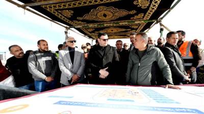 وزير الإسكان يتفقد سير العمل بمشروعات المدينة التراثية والمرافق الرئيسية لمنطقة الداون تاون بمدينة العلمين الجديدة