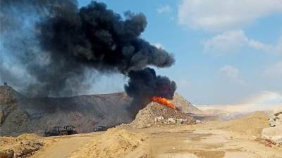 رئيس نقابة البترول يتفقد موقع حادث كسر خط نقل البوتاجاز  مسطرد