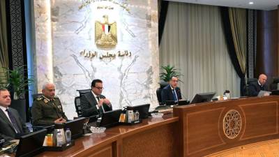 وزير الصحة والسكان يُقدّم عرضًا حول فيروس "إتش إم بي في" ومعدل انتشاره