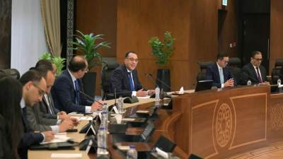 رئيس الوزراء: الموافقة على بدء الخطوات والإجراءات الخاصة بتعيين 72 ألف معلم دفعة واحدة