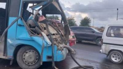 تصادم تريلا وأتوبيس على الطريق الإقليمى بالشرقية والدفع بـ13 سيارة إسعاف