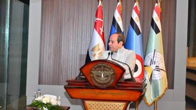 الرئيس السيسي يتفقد فجر اليوم الأكاديمية العسكرية المصرية