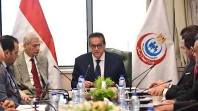وزير الصحة يبحث الفرص الاستثمارية في القطاع الصحي مع وفد مجموعة «أثينا الطبية»