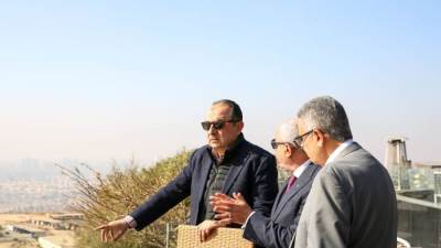 وزير قطاع الأعمال العام يزور "النصر للإسكان" ويتفقد مشروع كورنيش المقطم والهضبة الوسطى