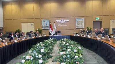 وزير الطيران المدني يلتقي مسئولى شركة "TAV Airports" لعرض إمكانيات التعاون