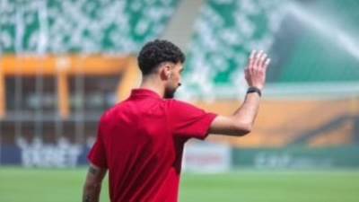 شاهد وصول لاعبي الأهلي ملعب مباراة استاد أبيدجان الإيفواري