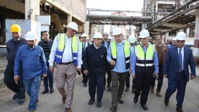 وزير قطاع الأعمال العام يتفقد مصانع "الدلتا للأسمدة" بطلخا ويبحث خطة إصلاح عاجلة لإعادة إحياء وتشغيل الشركة