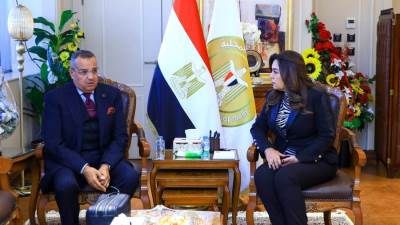 وزيرة التنمية المحلية تتابع استعدادات مهرجان الهجن ومشروع التجلى الأعظم بسيناء