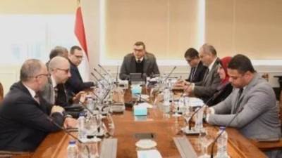 وزير الإسكان يلتقى ممثلى مجموعة عبدالمحسن الحكير القابضة