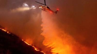 مسؤولة أمريكية تحذر من تفاقم خطر حرائق كاليفورنيا بسبب الرياح