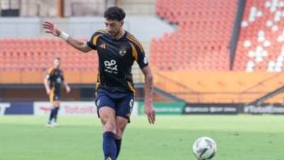 الأهلي: وسام أبو علي يستكمل فحوصاته الطبية اليوم وحالته مطمئنة