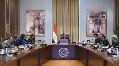 رئيس الوزراء يتابع جهود فض التشابكات المالية بين "القابضة لمياه الشرب والصرف الصحي" وعددٍ من الجهات 