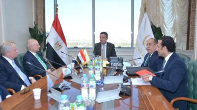  وزير التموين يبحث تعزيز التعاون مع شركة “أرتك بيبر” في مجال تصنيع الإيثانول